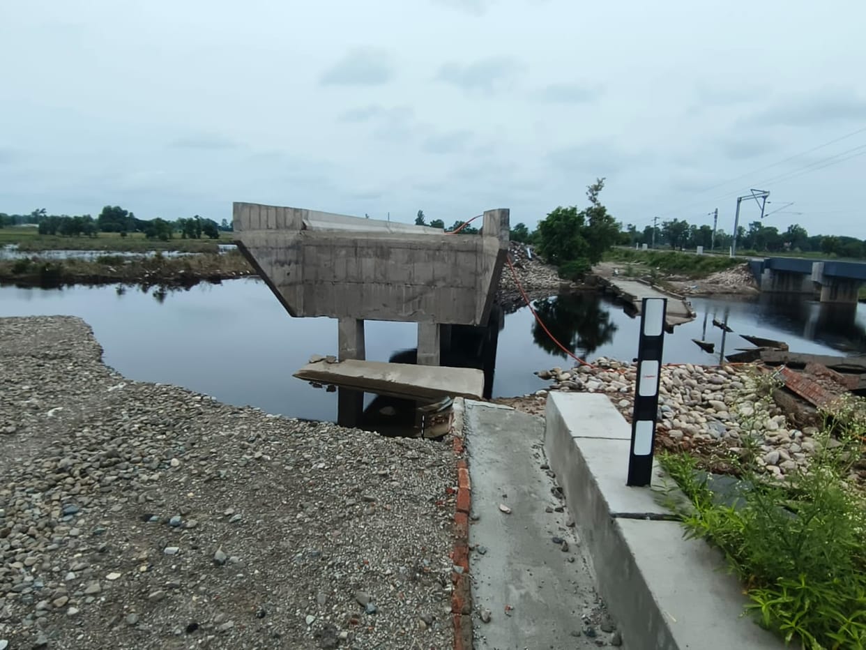 The roads damaged in the flood could not be repaired, now the students will have to face trouble
