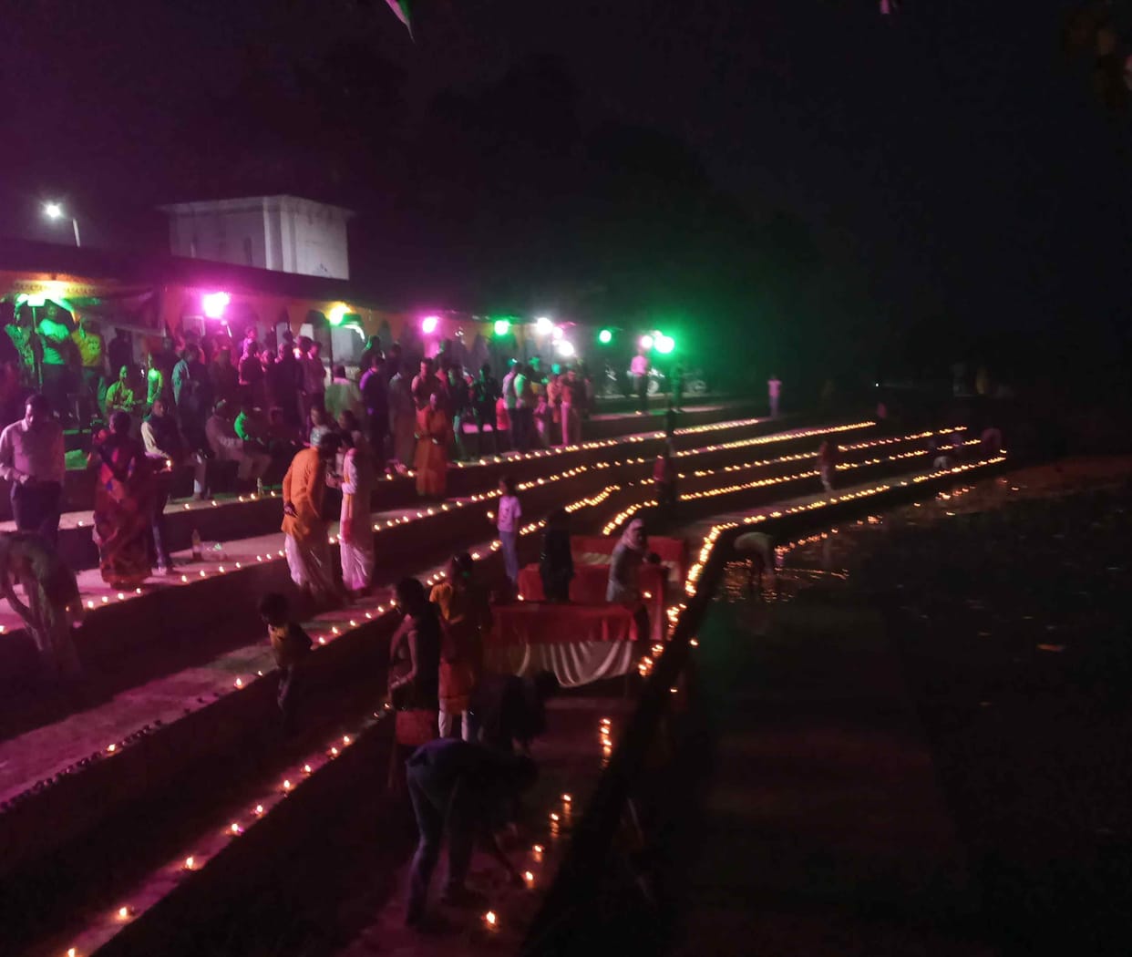 Dev Diwali celebrated by lighting lamps at the ghat