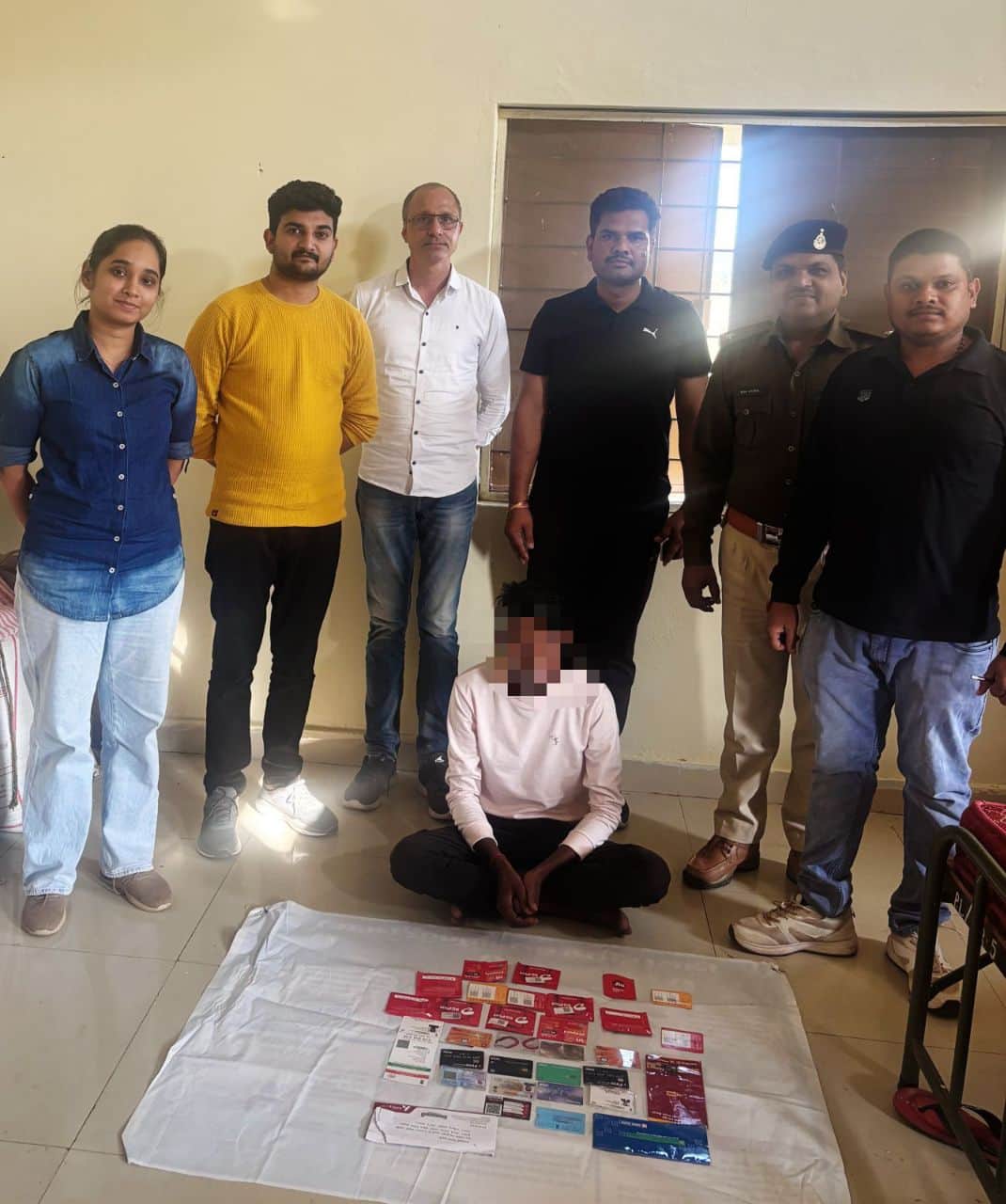 पुलिस गिरफ्त में आरोपी