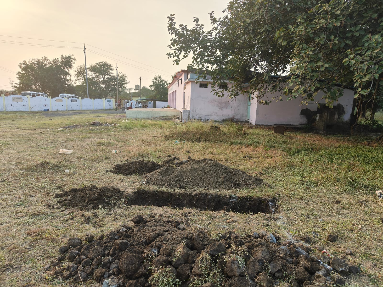 स्कूल में कब्रिस्तान