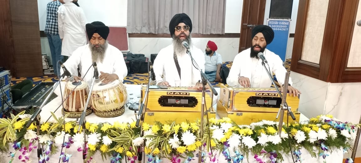 Prakash Parv of Guru Nanak Dev celebrated with reverence in Gurudwaras