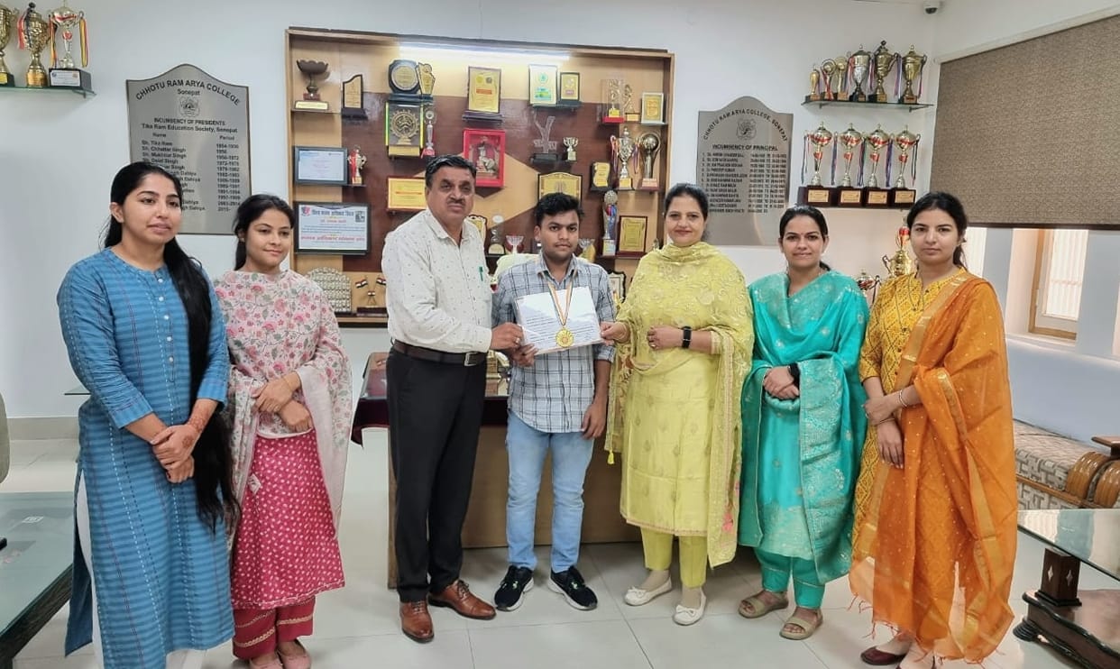Abhishek welcomed back after winning silver medal