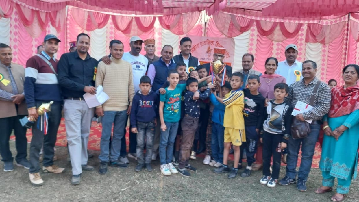 Divyansh, Mahima stood first in 100 meter race