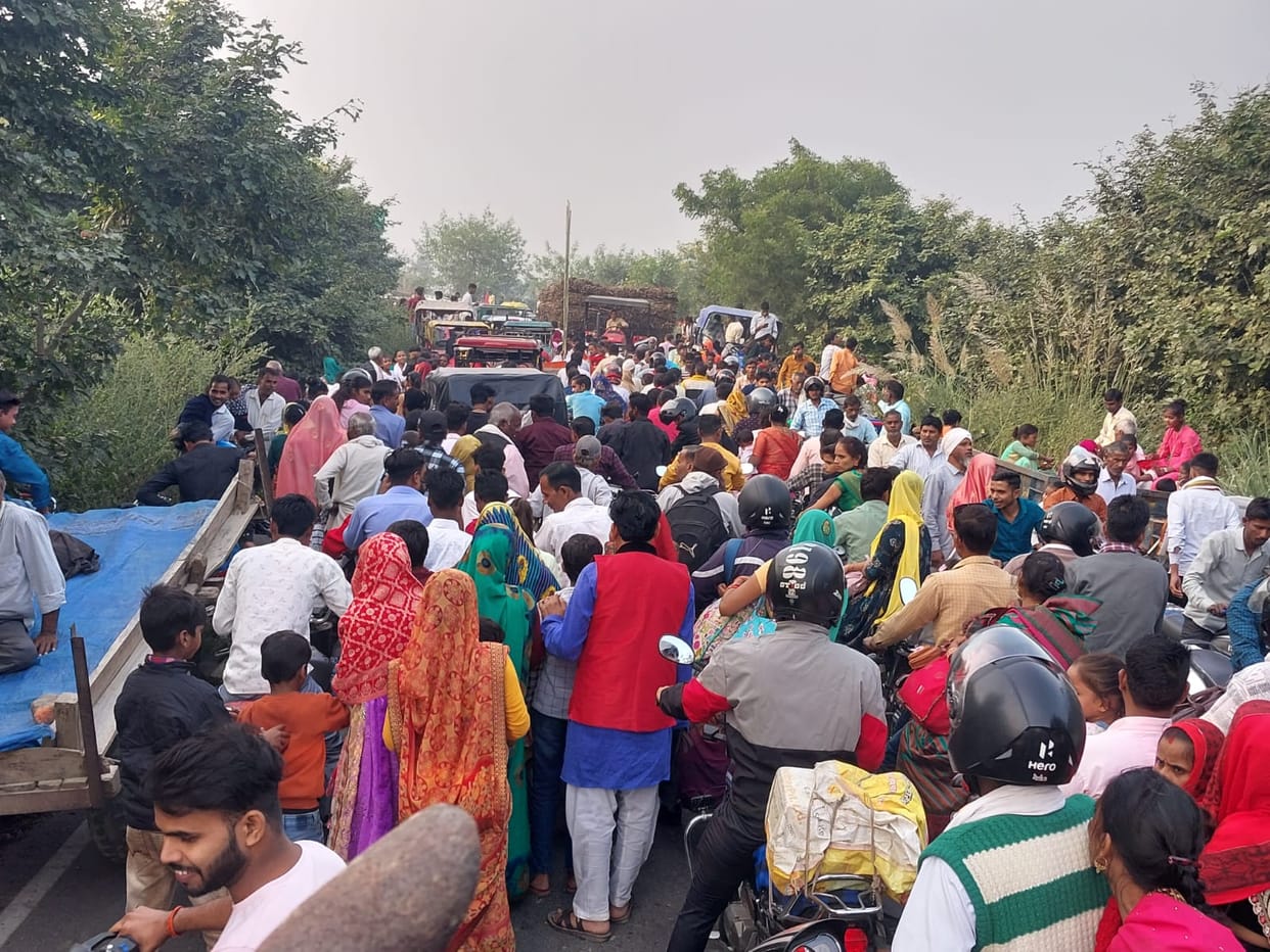 Jam on Devha bridge for three hours, devotees and passersby troubled