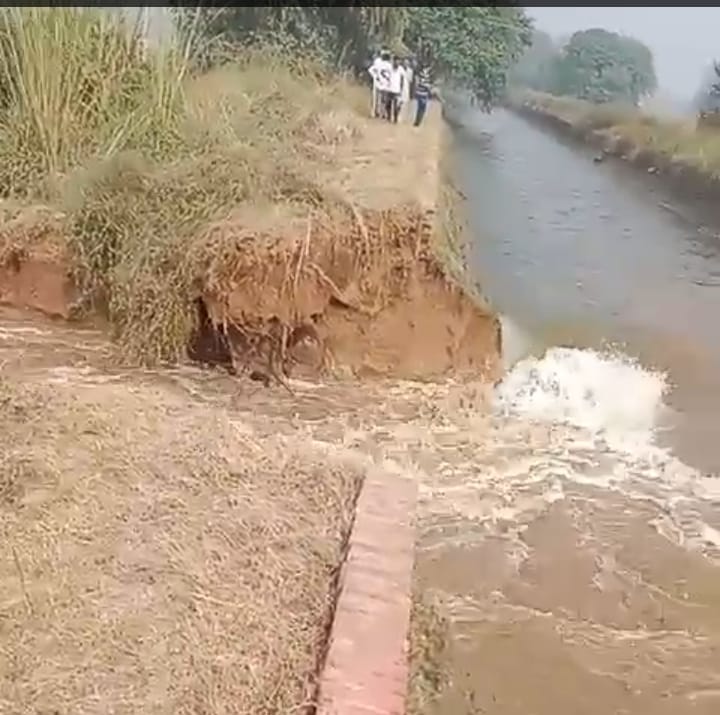 Khedi minor breaks near Sulikheda, 50 acres filled with water