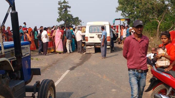 Shahdol News: Middle-aged man grazing cattle dies after being hit by a high-speed Bolero