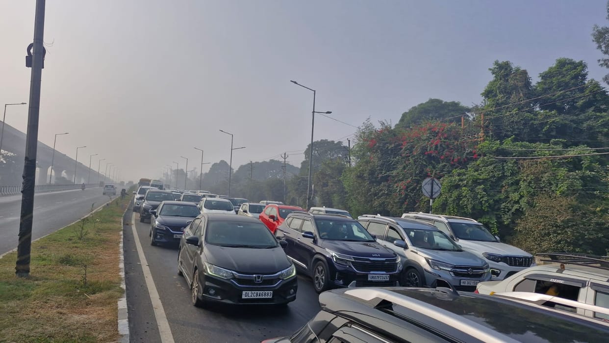 Ganga bath: Rally of vehicles from highway to major roads, jam only