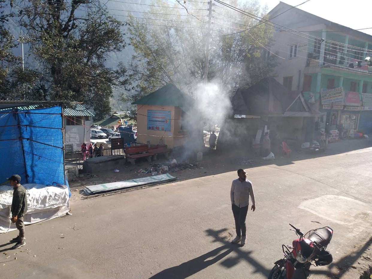 Open burning garbage is suffocating Reckong Peo