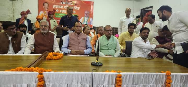 BJP state president's tongue slipped...

Instead of reducing the number of poor, say that the number of poor should increase, such efforts will be continued by the government.