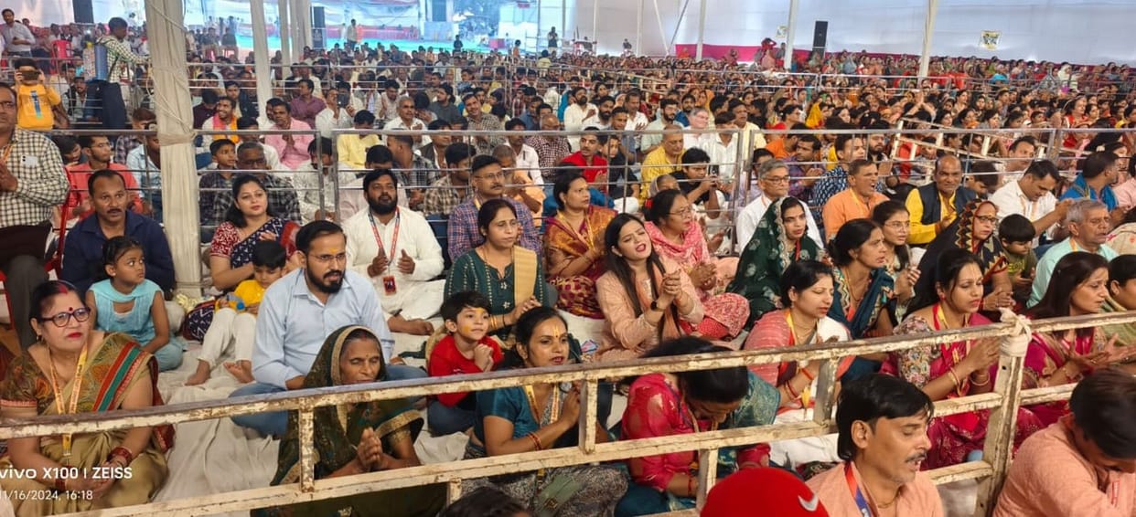If you want to attain God, love like Vidurani: Indresh Maharaj