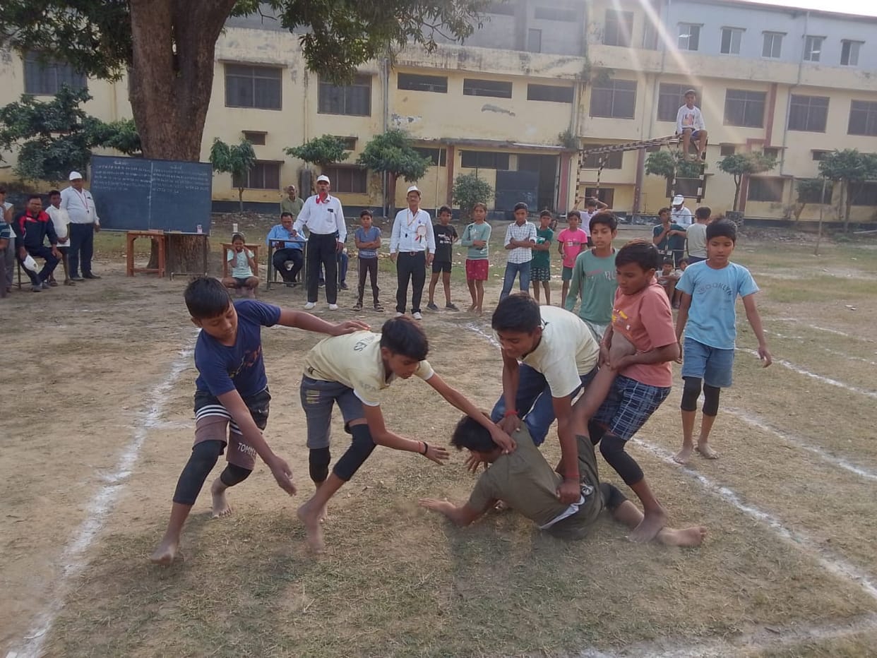 Aman and Sakshi top the 400 meter race