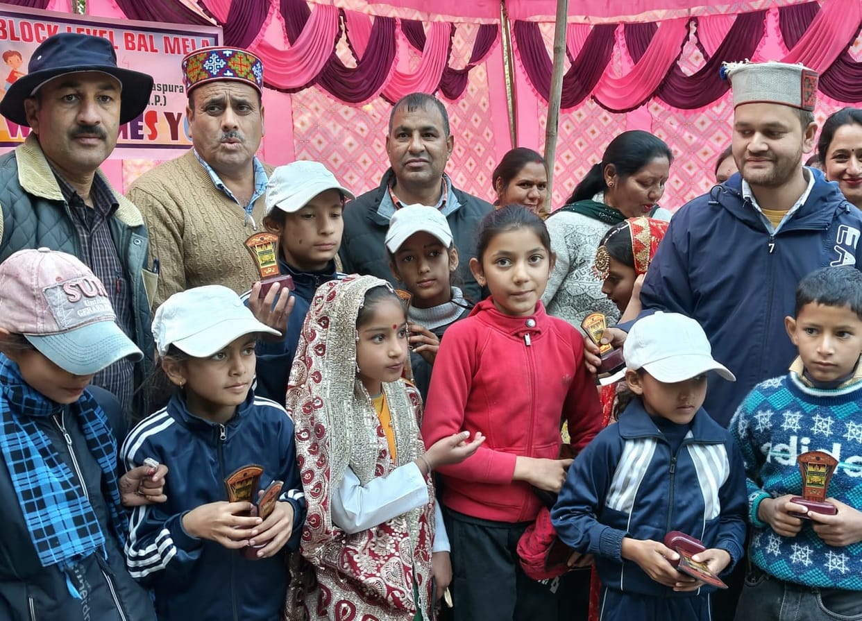 Players of Keedi Zone won the title in both categories of Kho-Kho competition.