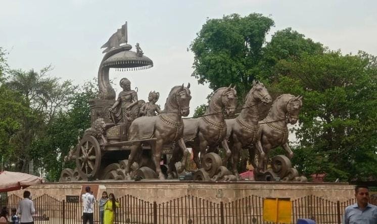 Painters of the country will give the message of Gita through their art skills.