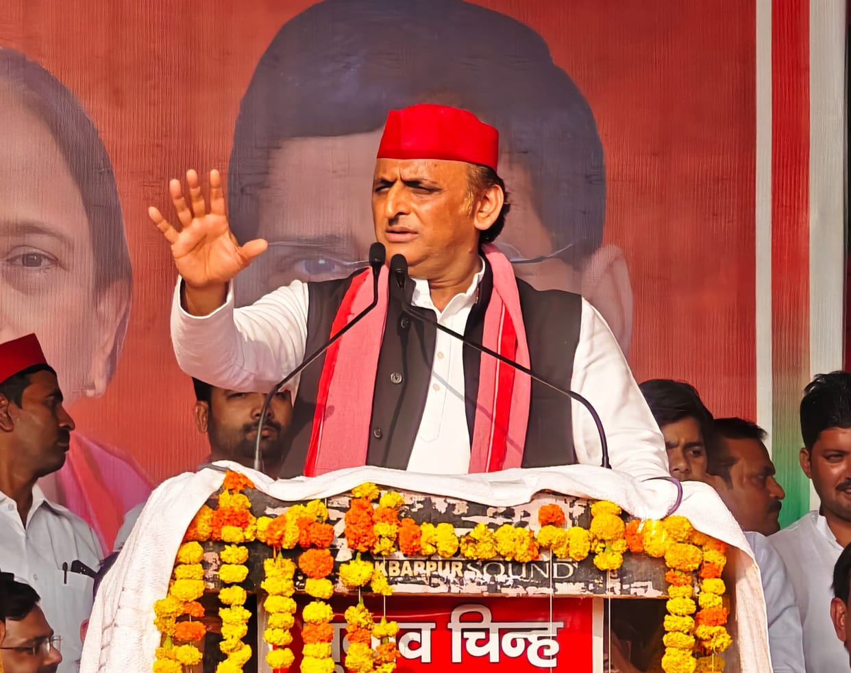 Delhi and Lucknow's engines are colliding with each other: Akhilesh