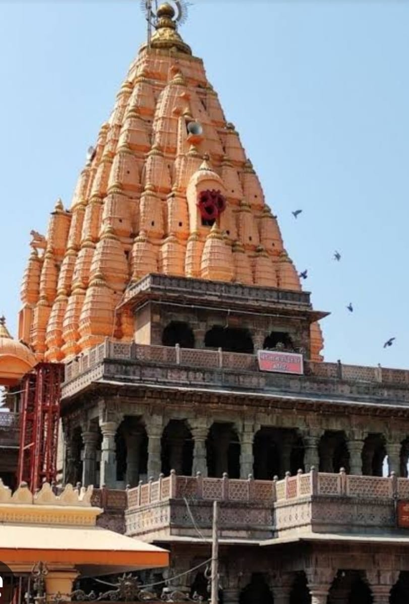 Mahakal devotees cheated in the name of booking a room, told the fare to be Rs 3000 and took Rs 6000.