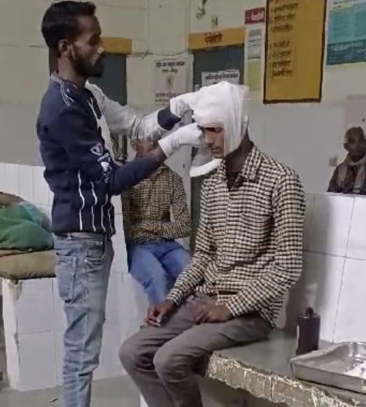 There was fighting between the two sides with sticks and sticks, youth got injured due to bullet injury