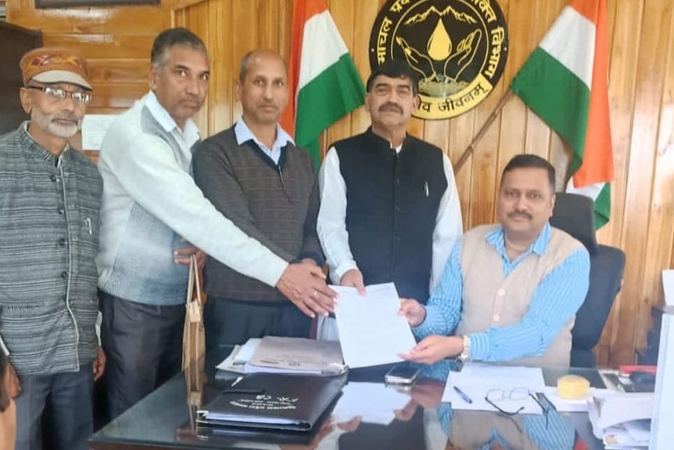 Union meets XEN on neglect of irrigation scheme
