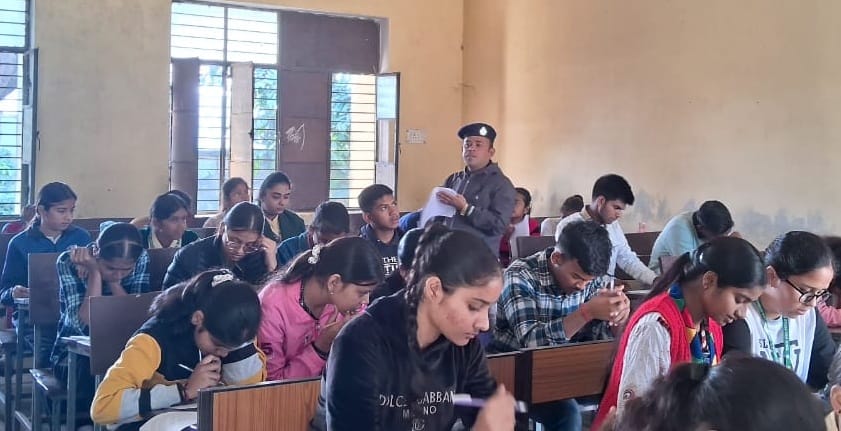 445 students participated in BSG knowledge competition