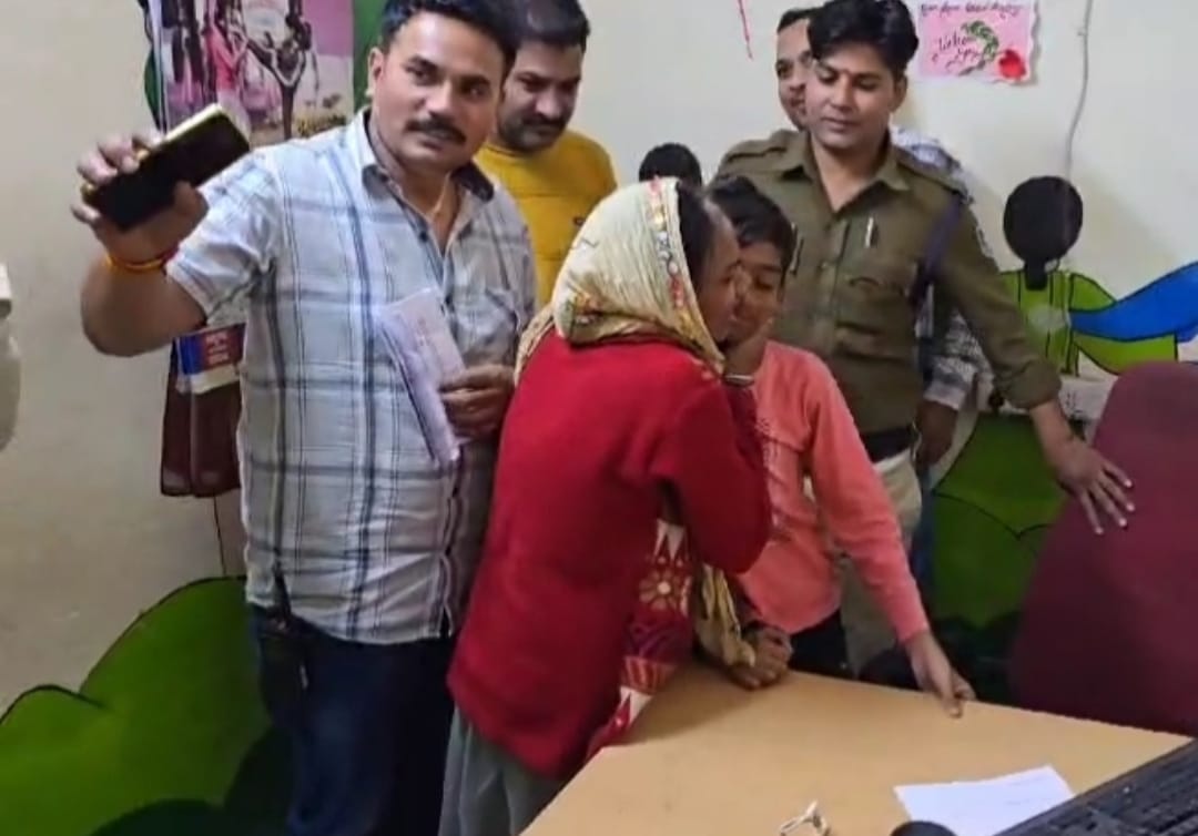 Children who fled to Mumbai were caught by the police in Awadh Express