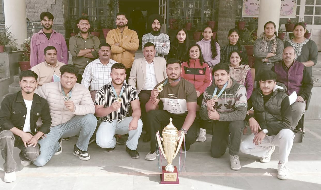 Chamba's promising students dominate inter-college weightlifting competition