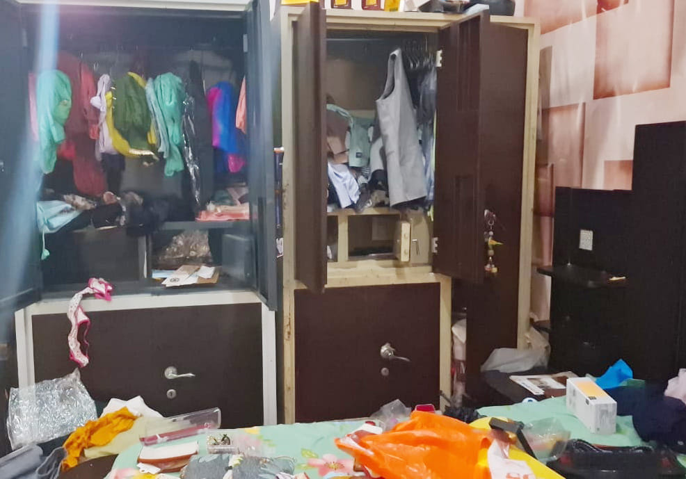 Woman was in hospital with sick husband, jewelery and money stolen