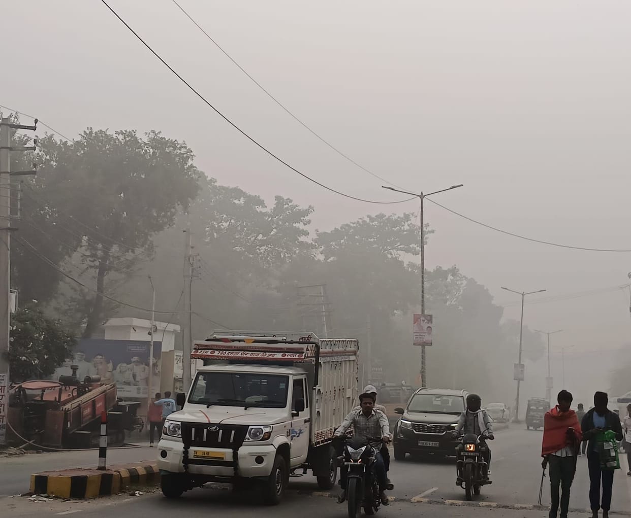 Weather suddenly changed, people forced to wear warm clothes