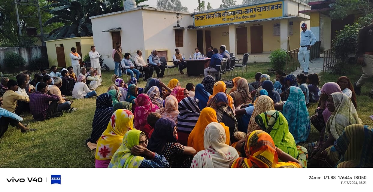 The officers who came to convince the villagers for consolidation returned after protest.