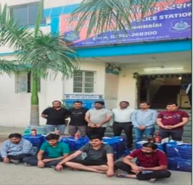 सिरोही। राजस्थान से गुजरात ले जाई गई 4.92 लाख रुपए की विदेशी शराब जब्त, 4 आरोपी गिरफ्तार।