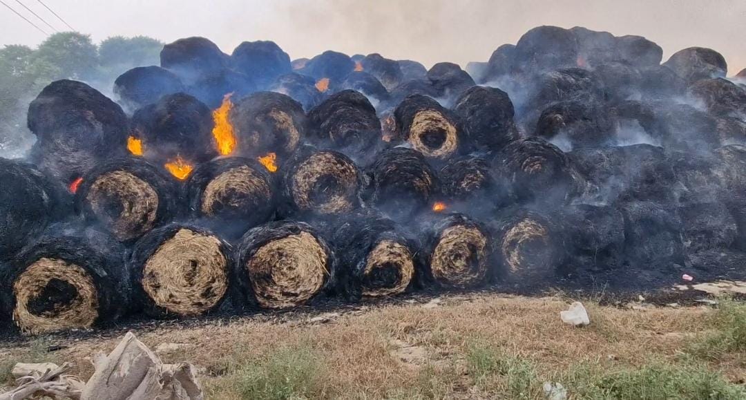 Fire broke out in 1800 acres of stubble, extinguished by five vehicles