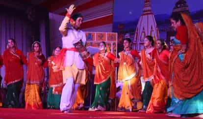 The evening of Uttarakhand festival was in the name of Chholiya dance.