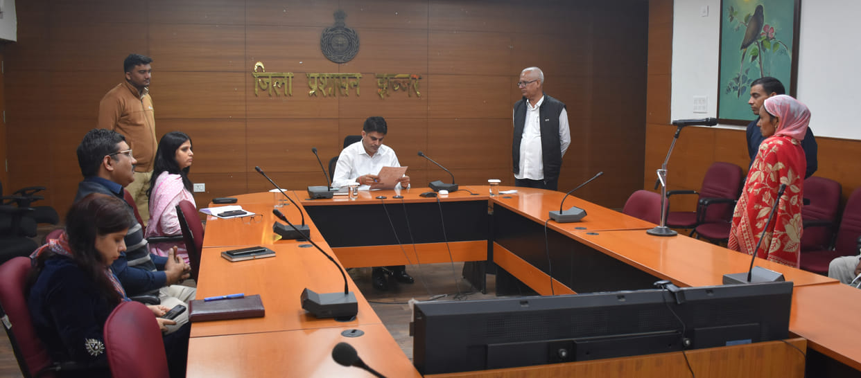 Woman demands financial assistance from CM Relief Fund