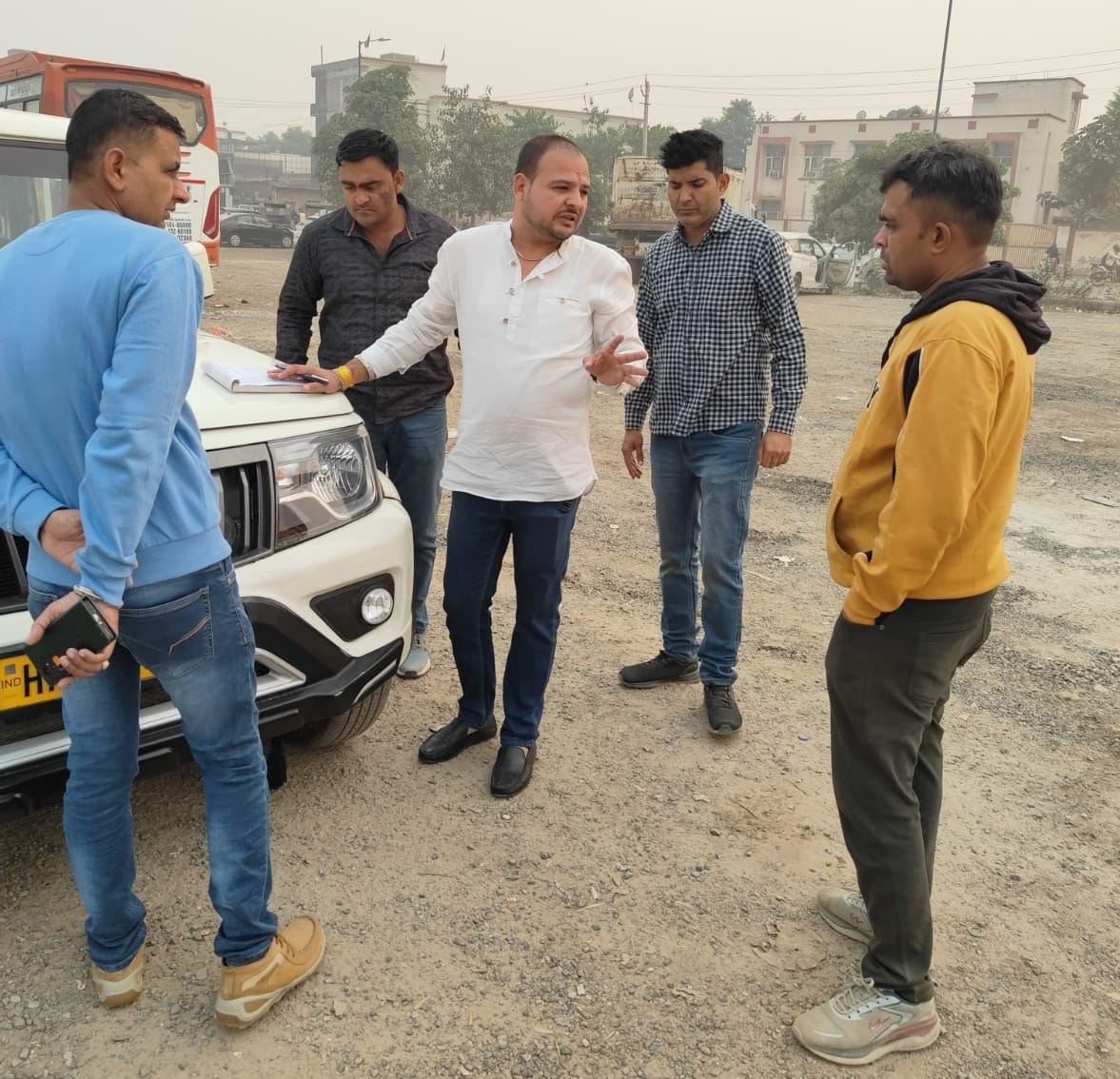 12 challans issued for dumping debris, throwing garbage and not having green belt on the building under construction