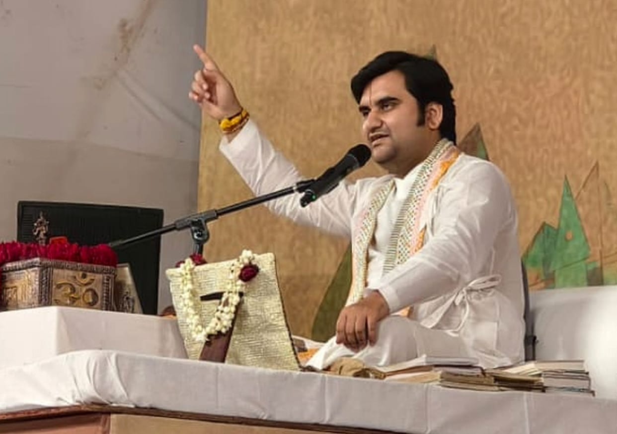 Nand ke Anand Bhayo Jai Kanhaiya Lal...