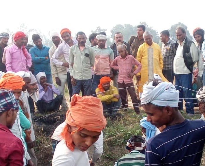The family performed the last rites of the body after being convinced by the former minister