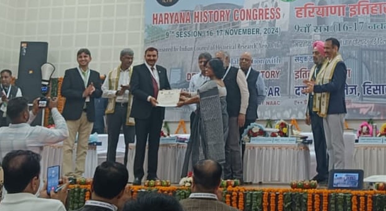 Chanda receives Imarti Devi Smriti Award