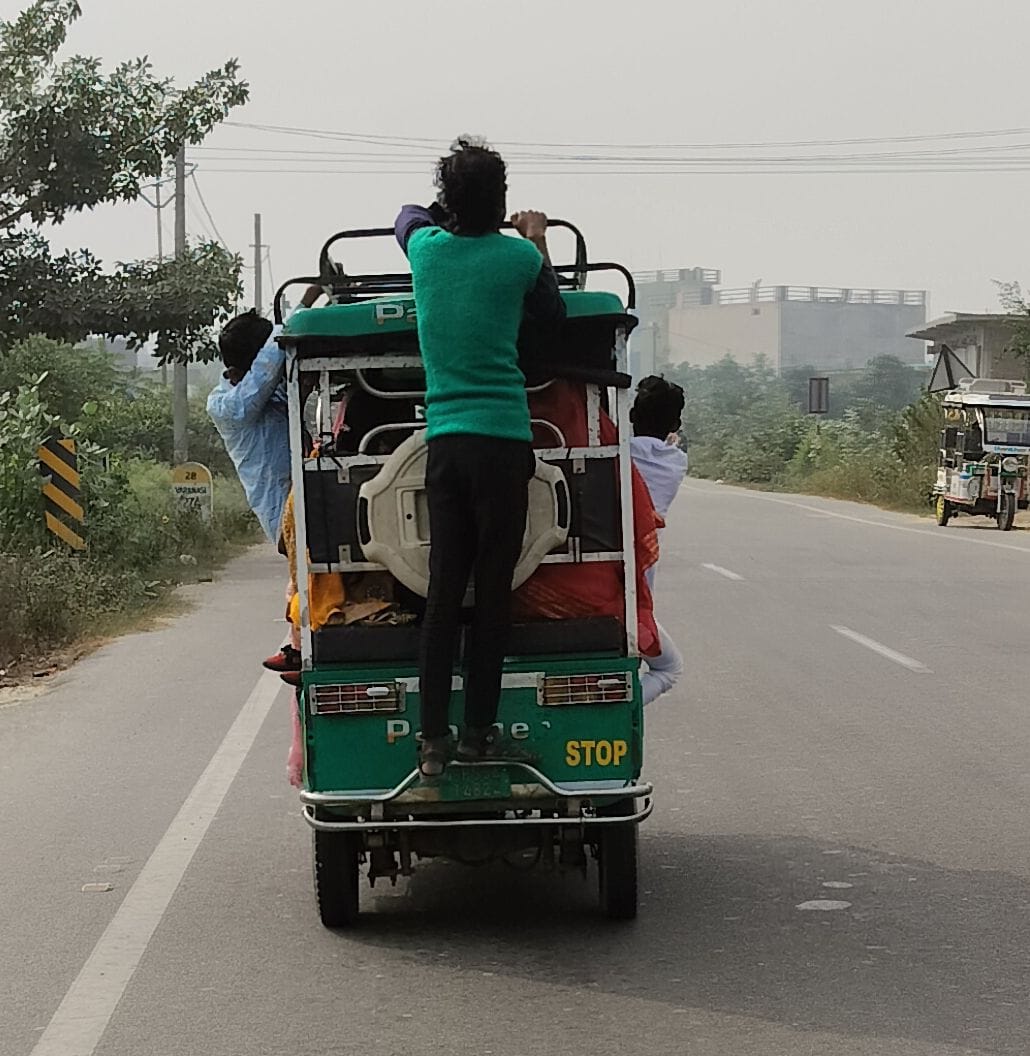Drivers flouting traffic rules