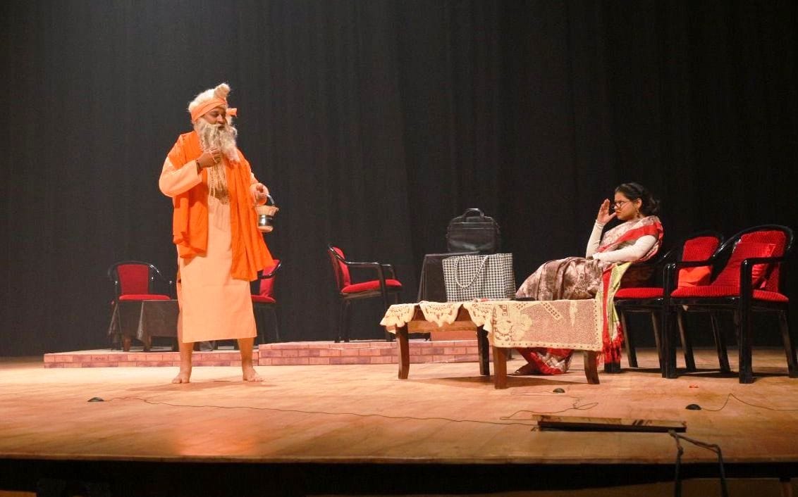 The audience was moved by watching the play 'Ek Raag Do Swar'The audience was moved by watching the play 'Ek Raag Do Swar'