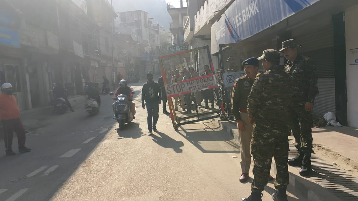 Social organizations stayed away from the demonstration