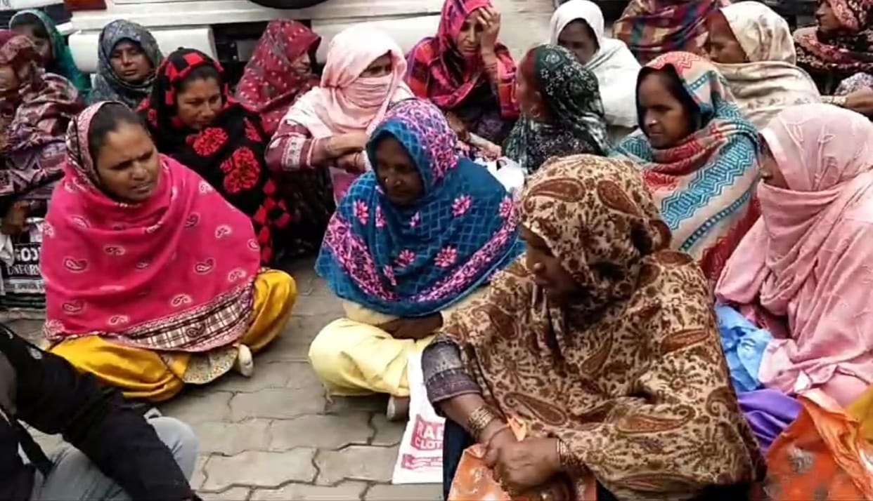 People sit on dharna to remove garbage
