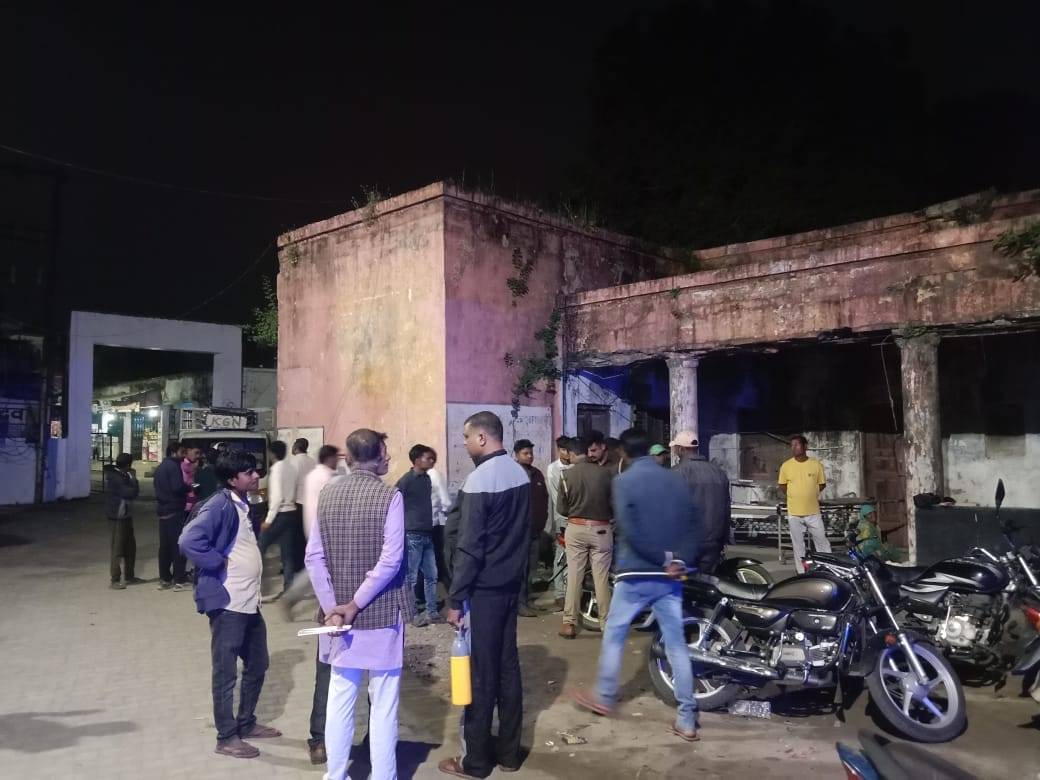 One dead, five injured in tractor-trolley collision