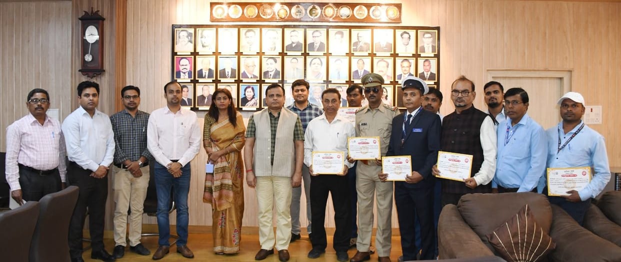 10 personnel who contributed in preventing railway accidents awarded