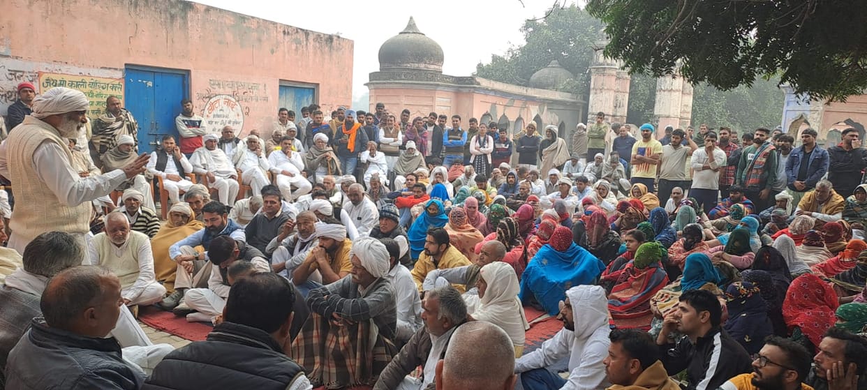 Heeded SP's assurance and performed the last rites of the woman's body.