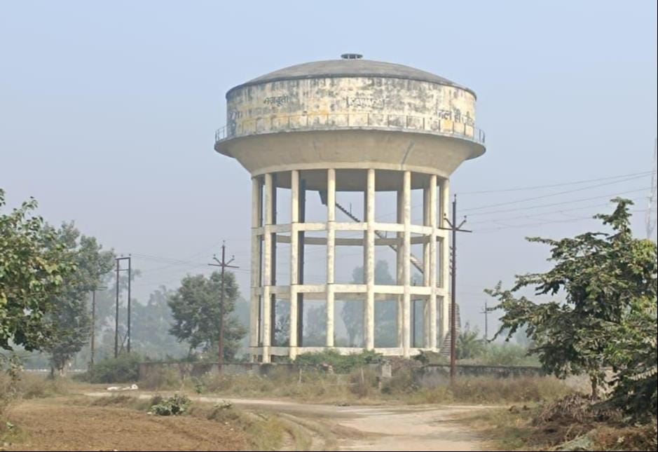 SDM had demolished the road built by UPSIDA in the fields