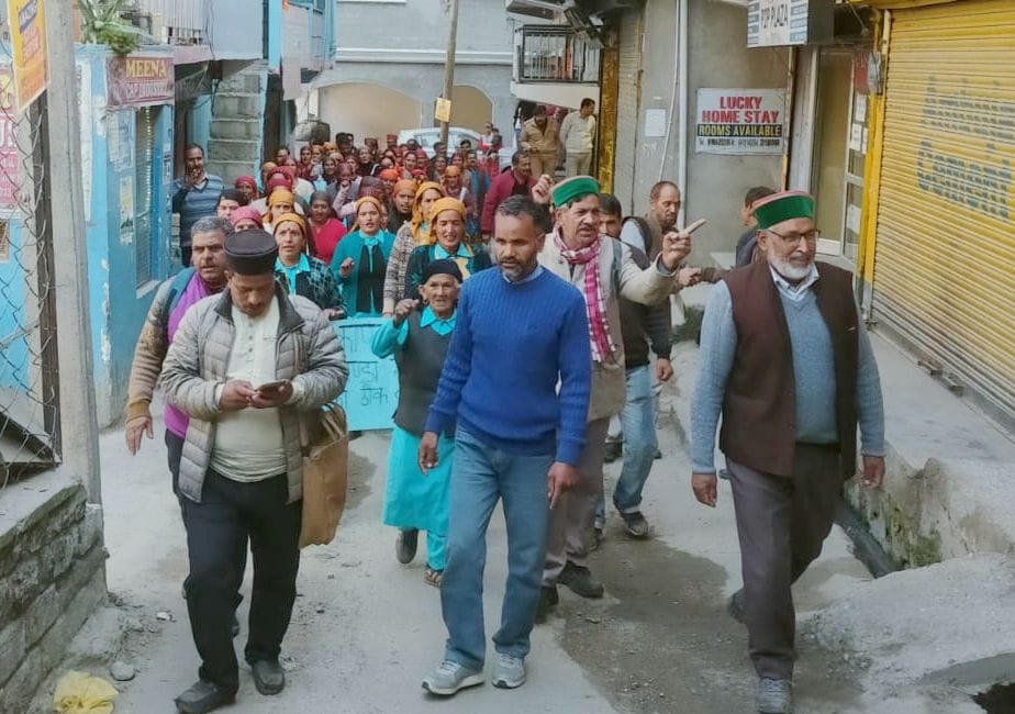 Kandugad-Kanda road is in bad shape, villagers protest, Public Works Department