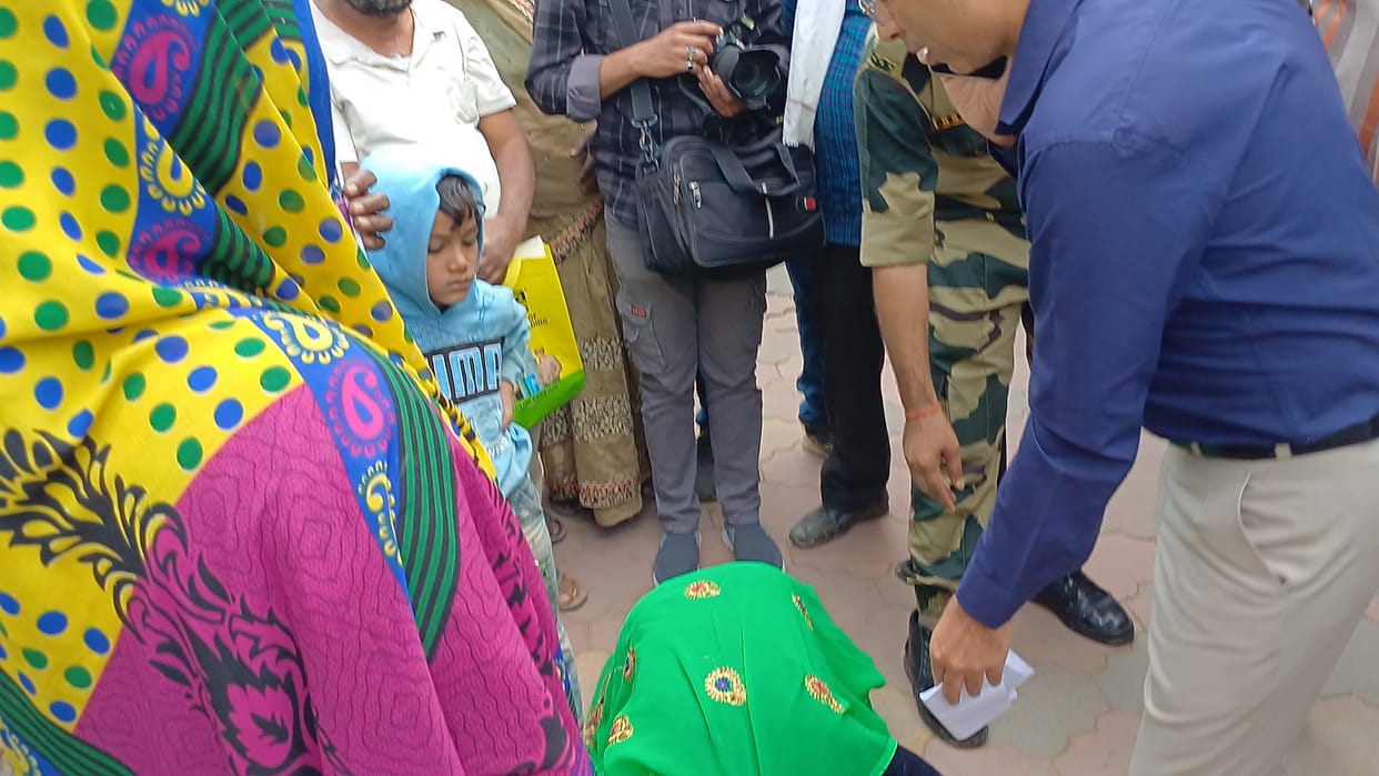 Woman fell at collector's feet Appealed to register a case against son's murderers