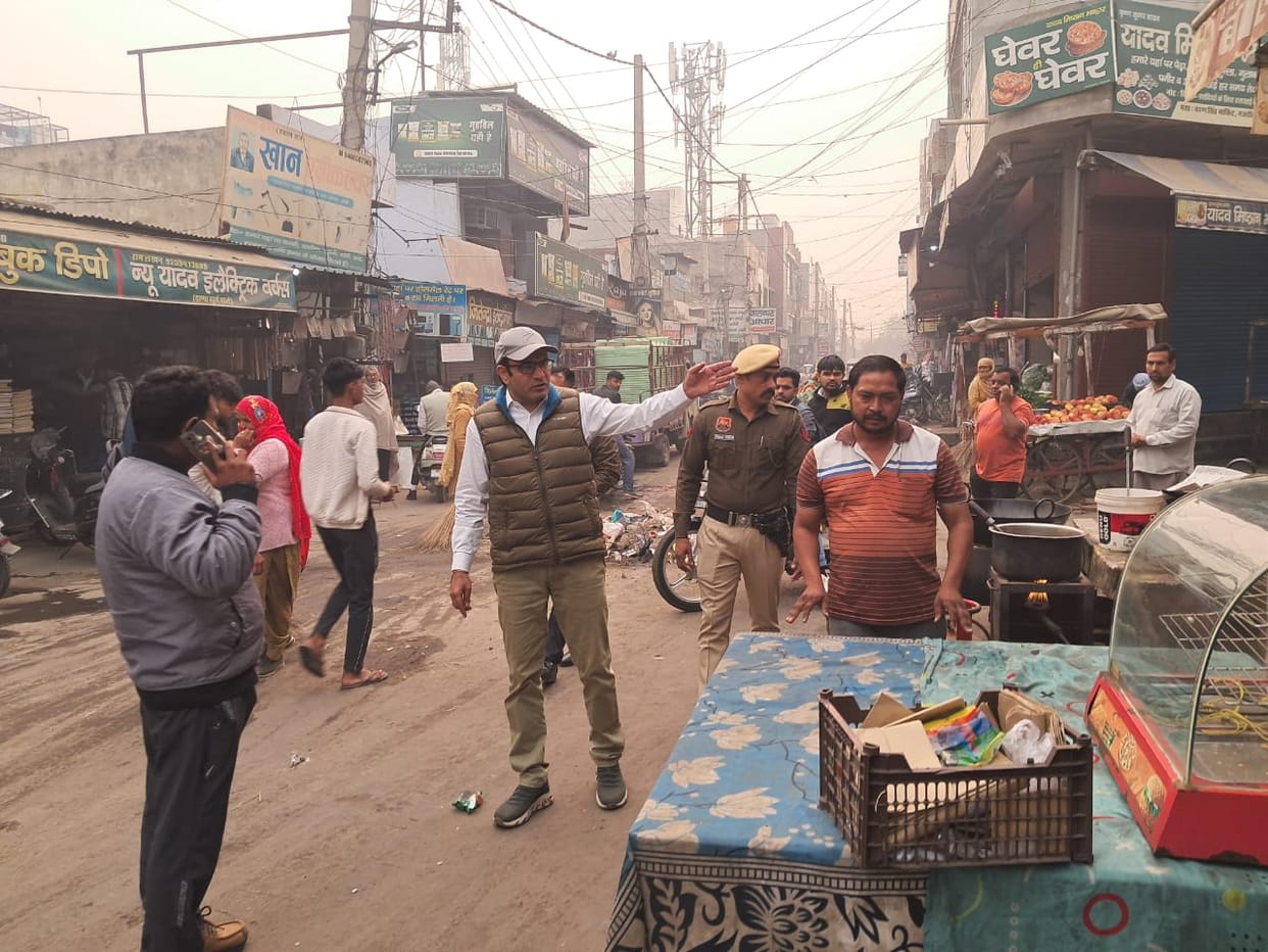 The shopkeeper told the SDM who came to remove the encroachment at the old bus stand - cleaning was done only once after Diwali