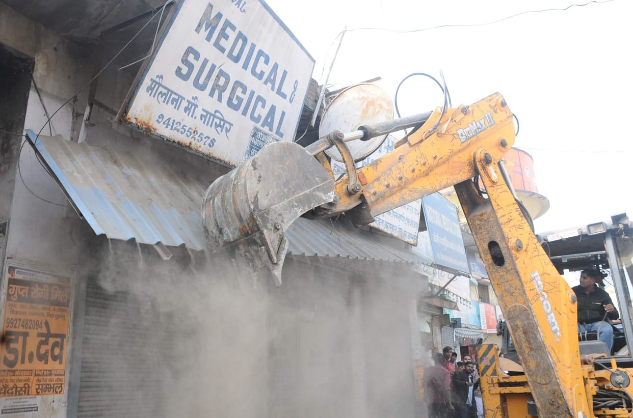 Encroachment demolished from hospital intersection to Chaudhary Charan Singh Chowk in Sambhal
