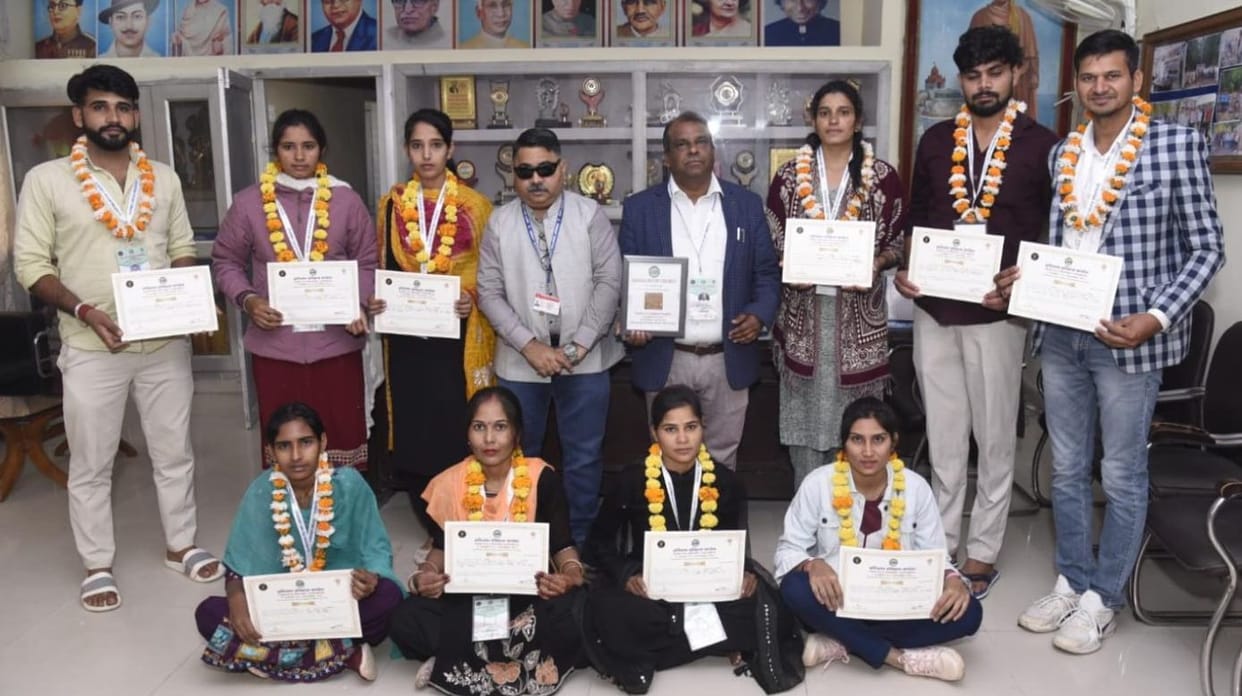 12 students presented research papers in Haryana History Congress