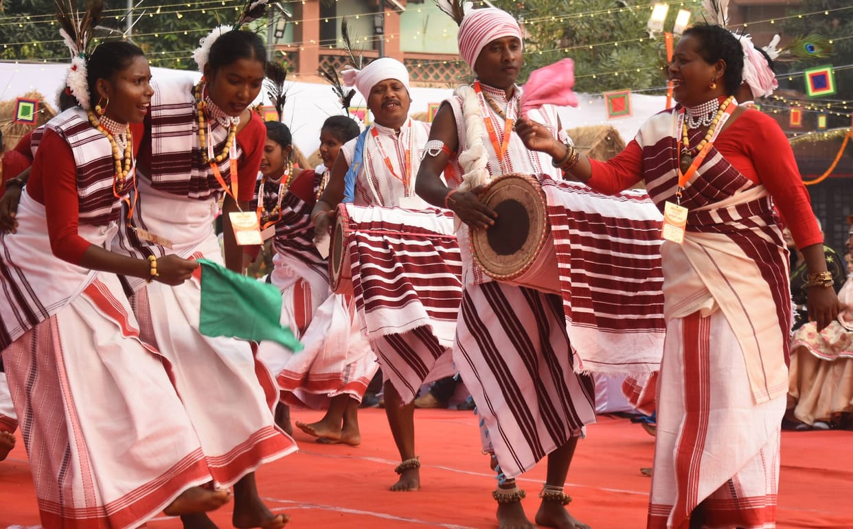 Farewell by presenting a bouquet of cultures