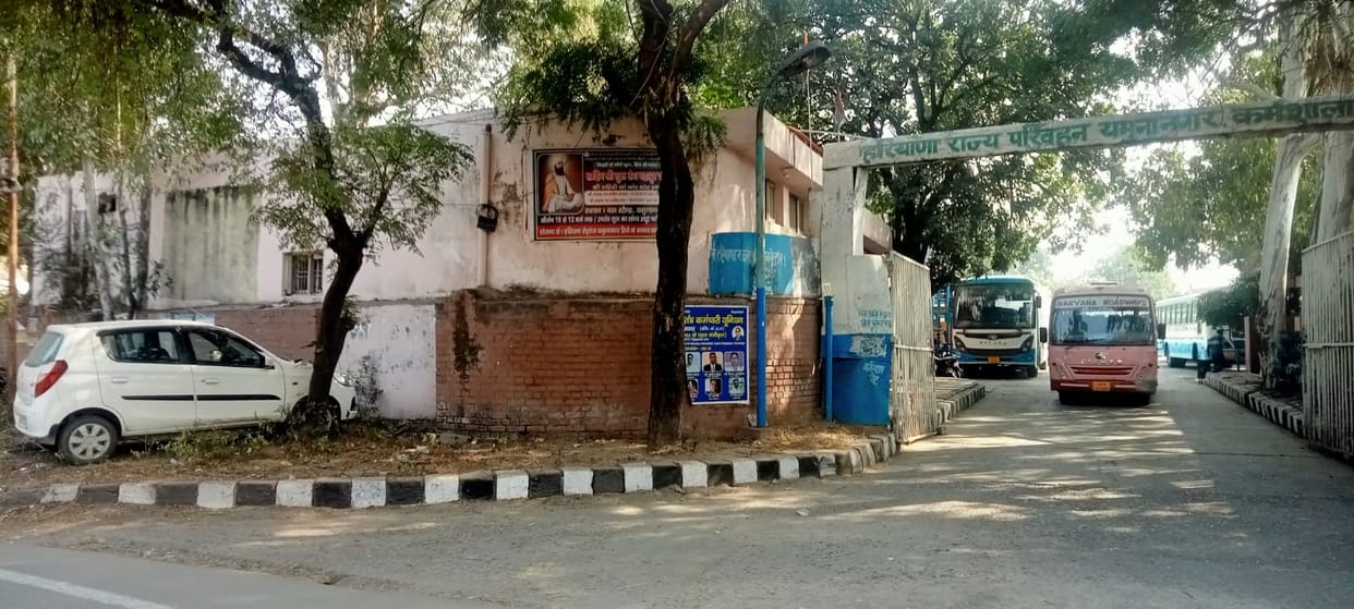 Illegal advertisements are spoiling the beauty of public buildings